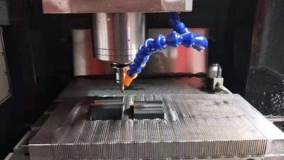 鋁合金板精雕機(jī)的優(yōu)勢(shì)有哪些呢？